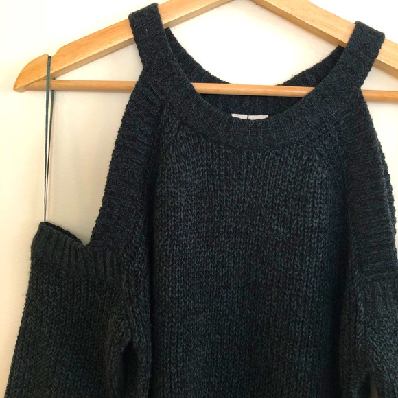 Peek-a-boo shoulders Knit Dress - Picture 2 of 4